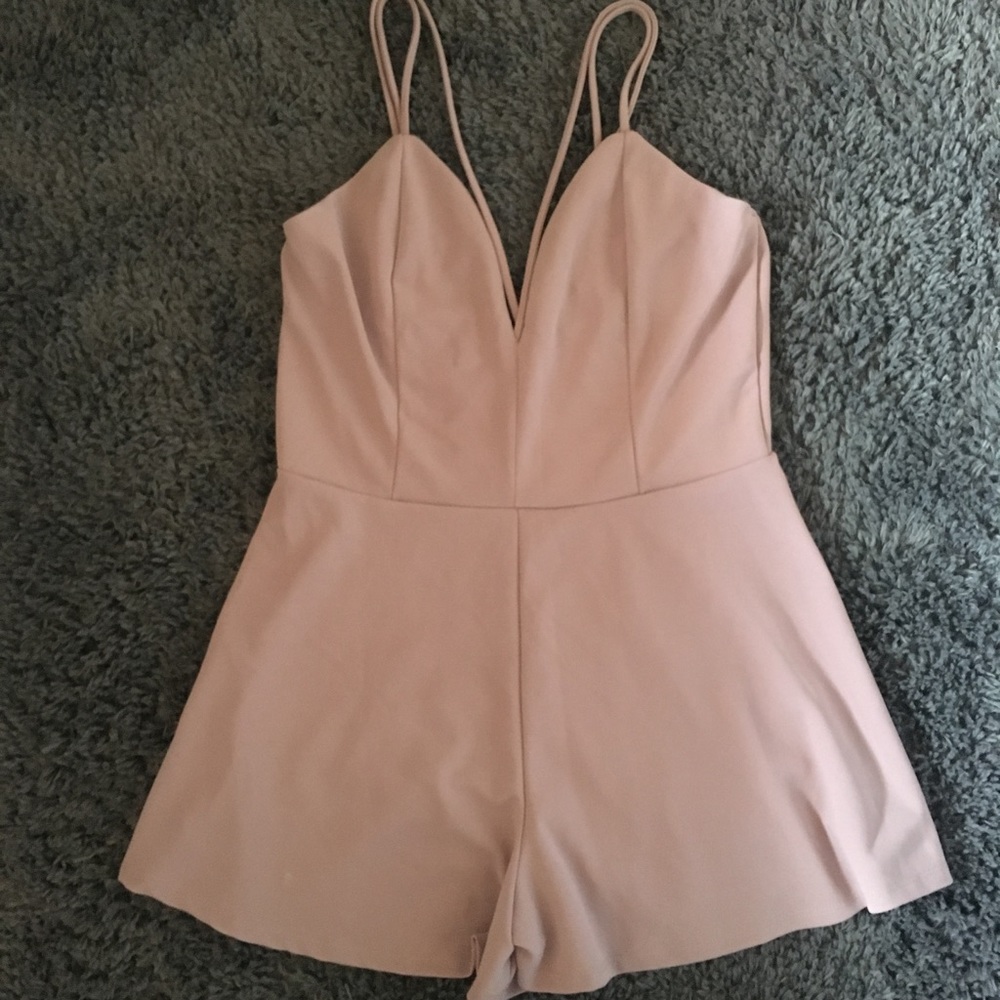 Light pink pastel romper! 🌸👛👚👄